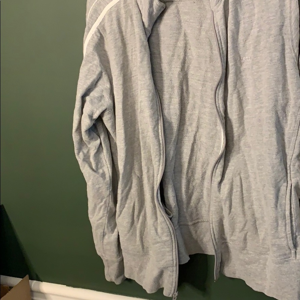 Reebok jacket - Picture 6 of 6